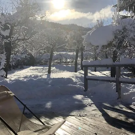 Charmant Chalet Familial, Idealement Situe, Aux Pieds Des Pistes Dans Domaine Privatif